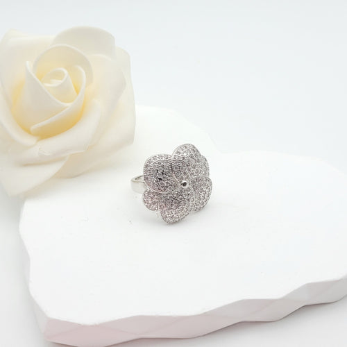 Shimmering Diamond Flower Ring