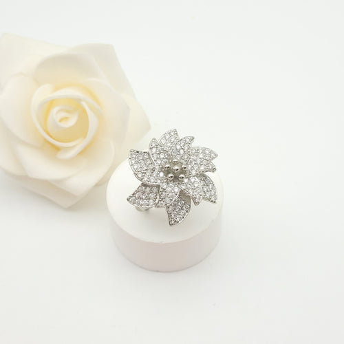 Pearly Flowery Diamond Ring